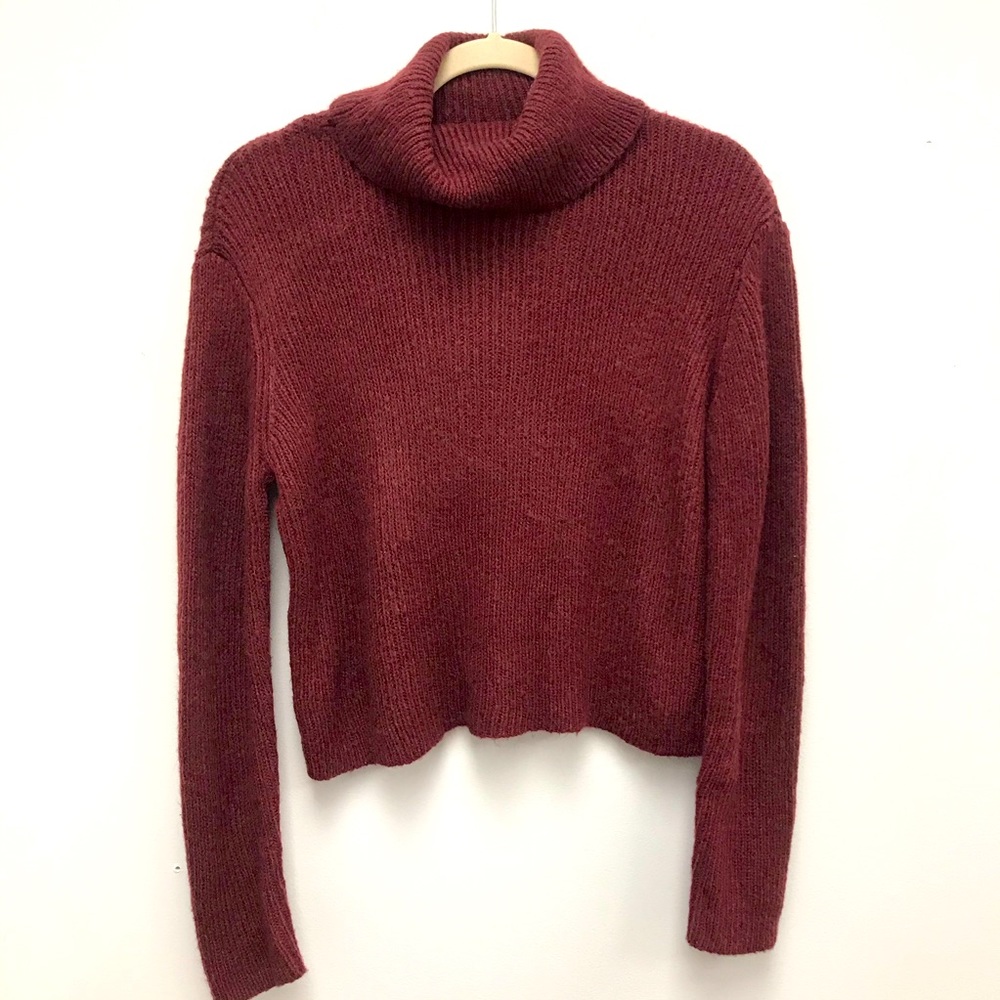 🐸 3 for $30 Cropped Brick Red Turtleneck